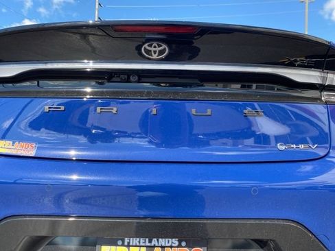 Used 2025 Toyota Prius Plug-In Hybrid FWD image 19