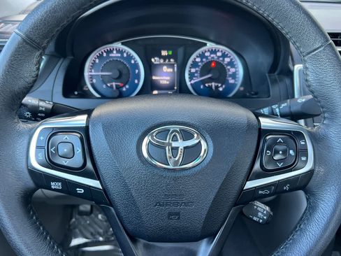 Used 2017 Toyota Camry XLE image 25
