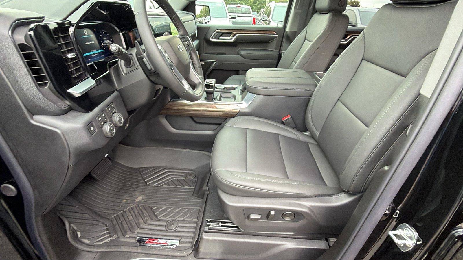 New 2026 Chevrolet Silverado 1500 RST w/ RST All Star Premium Package AWD/4WD image 16