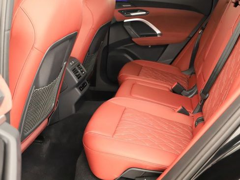 Certified 2025 Audi SQ5 Prestige image 31