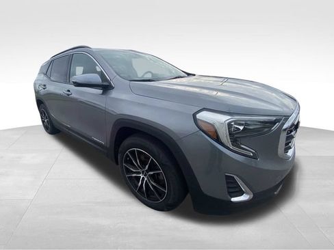 Used 2018 GMC Terrain SLE w/ Driver Convenience Package FWD image 13