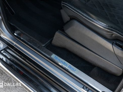 Used 2018 Mercedes-Benz G 550 Squared image 24