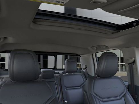 New 2025 Ford Maverick Lariat w/ Black Appearance Package image 12