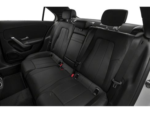 Used 2019 Mercedes-Benz A 220 4MATIC image 8