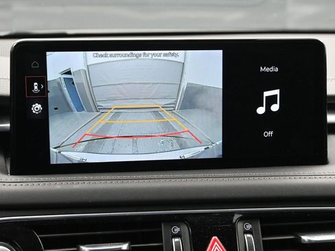 Used 2023 Genesis G70 2.0T image 17