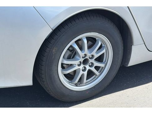 Used 2017 Toyota Prius Prime Premium w/ Preferred Accessory Package FWD image 4