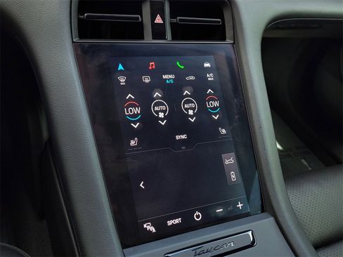 Used 2021 Porsche Taycan image 20