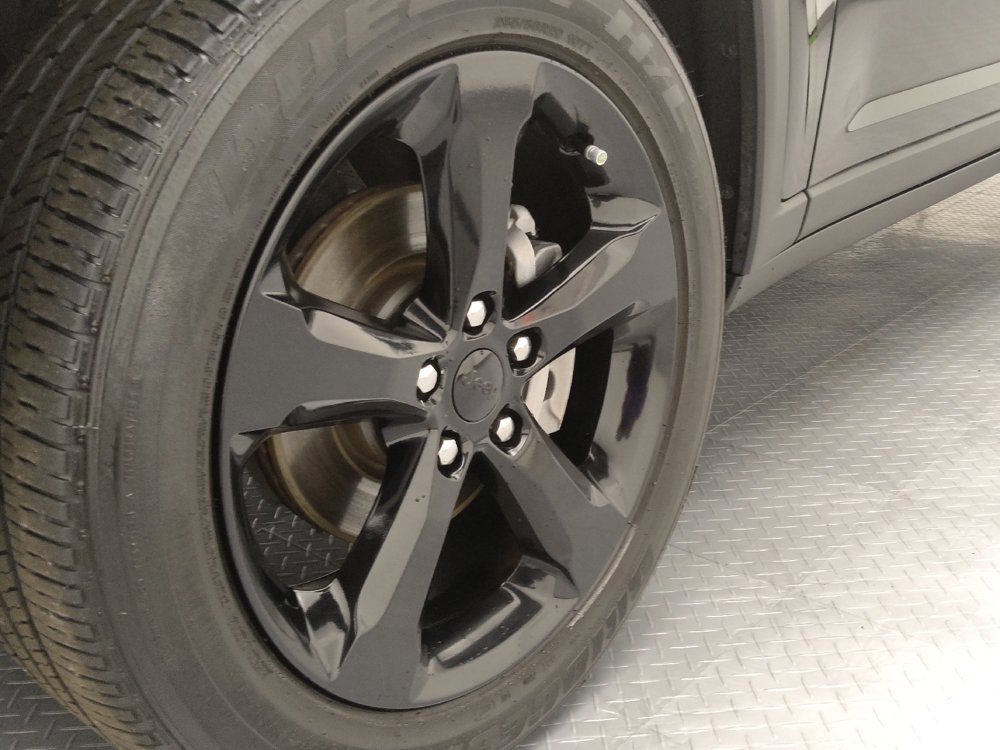 Used 2023 Jeep Grand Cherokee Altitude AWD/4WD image 31