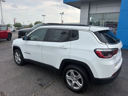 Used 2024 Jeep Compass Latitude AWD/4WD image 6