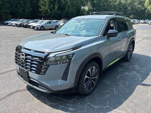 New 2026 Nissan Pathfinder Platinum AWD/4WD image 3
