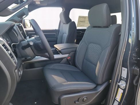 New 2026 RAM 1500 4x4 Crew Cab image 9