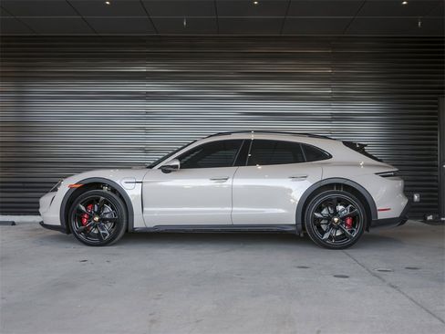 Certified 2024 Porsche Taycan 4S image 2