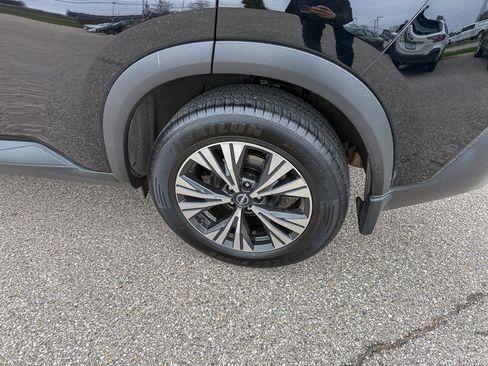 Used 2023 Nissan Rogue SV w/ SV Premium B Package image 7