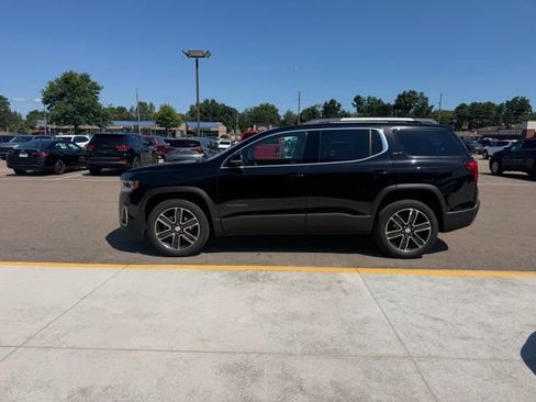 Used 2021 GMC Acadia SLT w/ Technology Package AWD/4WD image 9