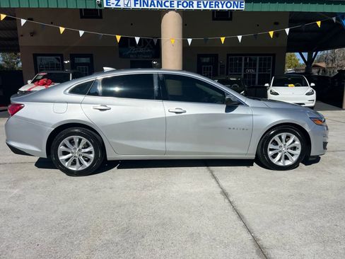 Used 2021 Chevrolet Malibu LT image 4