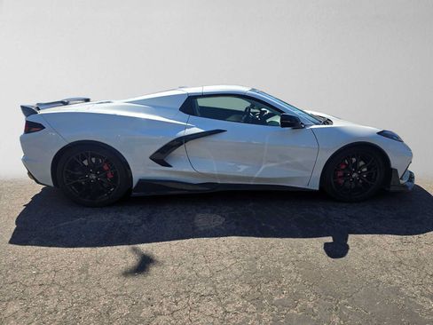 Used 2024 Chevrolet Corvette Stingray Premium Conv w/ Z51 Performance Package RWD image 6