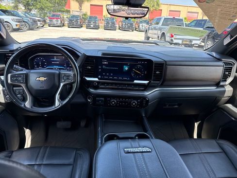 Used 2024 Chevrolet Silverado 2500 High Country w/ Technology Package AWD/4WD image 5