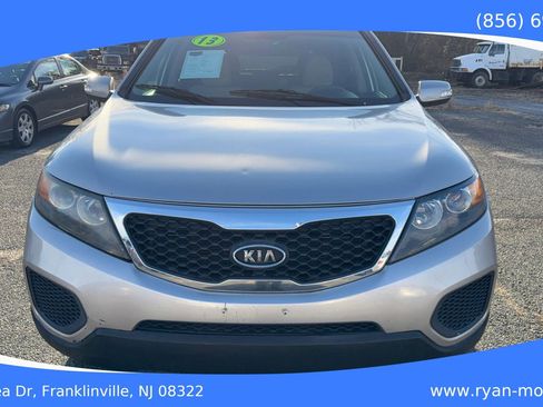 Used 2013 Kia Sorento LX image 2