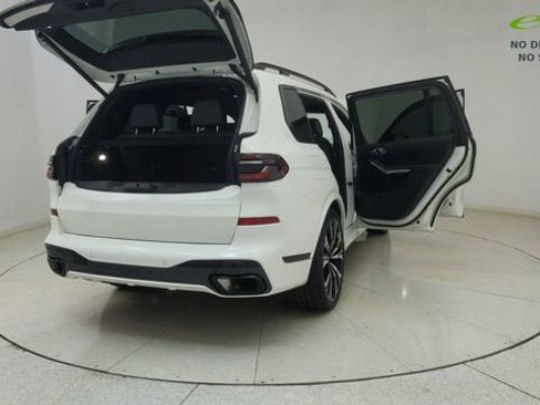 Used 2024 BMW X7 xDrive40i w/ M Sport Package AWD/4WD image 79