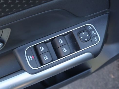 Certified 2025 Mercedes-Benz GLA 250 image 17