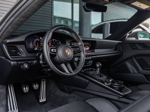 Used 2025 Porsche 911 GT3 RWD image 4