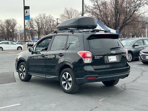 Used 2017 Subaru Forester 2.5i Premium w/ All-Weather Package image 6