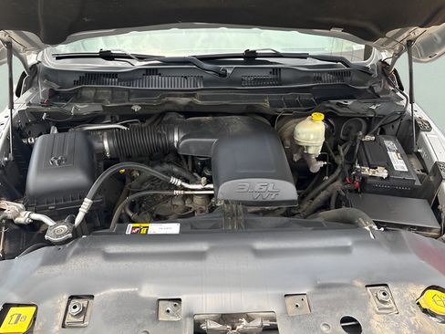 Used 2016 RAM 1500 Classic SLT AWD/4WD image 26