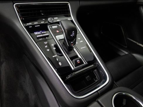 Used 2021 Porsche Panamera image 20