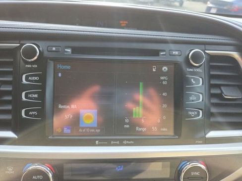 Used 2016 Toyota Highlander Plus image 14