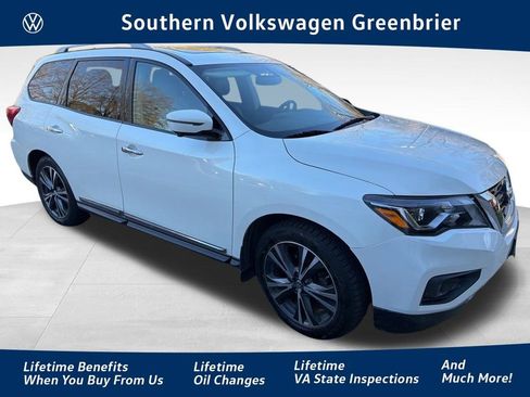 Used 2018 Nissan Pathfinder Platinum image 1