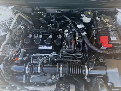 Used 2018 Honda Accord LX image 32