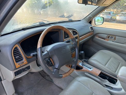 Used 2001 INFINITI QX4 4WD w/ (S02) Sport Pkg image 9