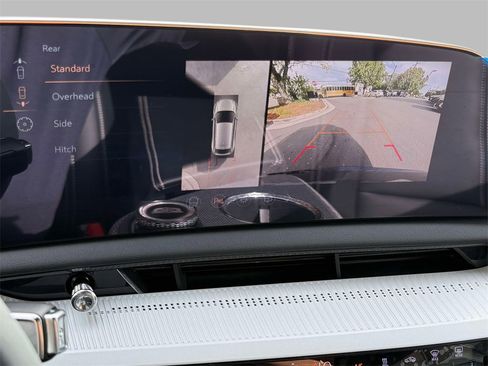 Used 2025 Cadillac Optiq Luxury 1 image 7