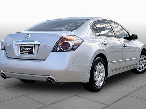 Used 2010 Nissan Altima 2.5 S FWD image 12