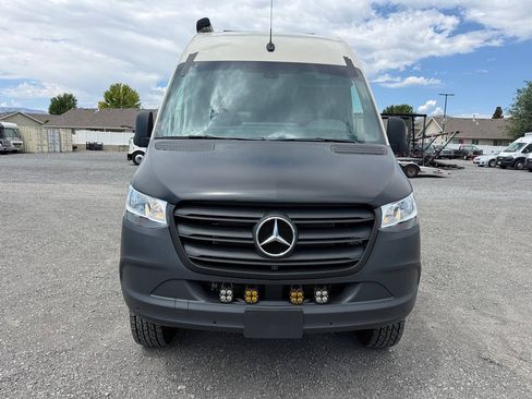Used 2023 Mercedes-Benz Sprinter 2500 image 8
