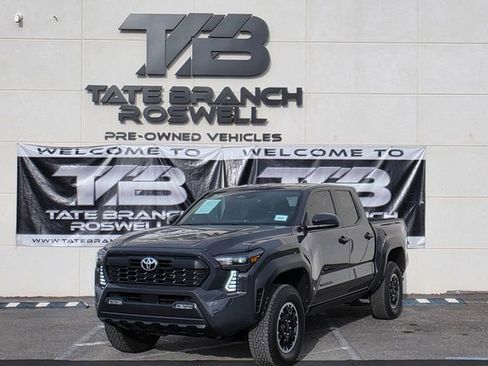 Used 2025 Toyota Tacoma TRD Off-Road AWD/4WD image 2