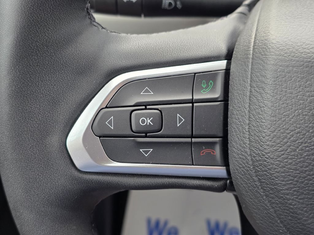 Used 2025 Jeep Compass Limited AWD/4WD image 35