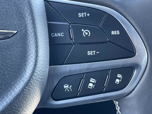 Used 2025 Chrysler Pacifica Select FWD image 22