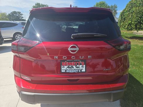 Used 2025 Nissan Rogue SV AWD/4WD image 5
