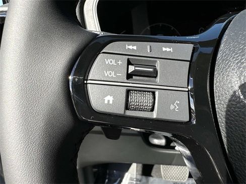 New 2025 Honda Pilot Touring image 31