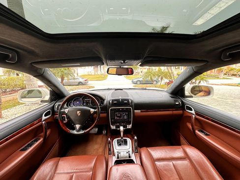 Used 2008 Porsche Cayenne Turbo image 10