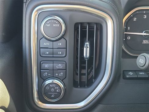 Certified 2022 GMC Sierra 2500 Denali w/ Denali Ultimate Package image 18