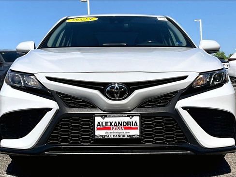 Used 2023 Toyota Camry SE w/ Cold Weather Package image 3