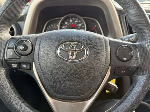 Used 2014 Toyota RAV4 LE AWD/4WD image 17