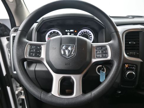 Used 2022 RAM 1500 Classic SLT image 28