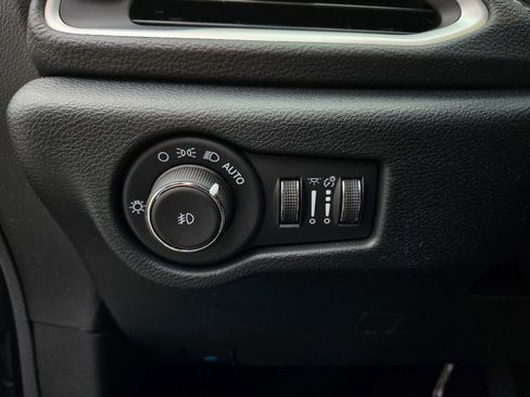 New 2026 Chrysler Pacifica Select image 11