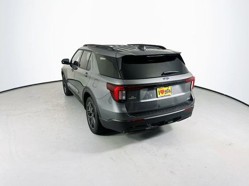 Used 2025 Ford Explorer ST-Line w/ ST-Line Street Pack AWD/4WD image 7