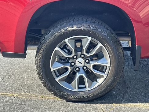 Certified 2025 Chevrolet Silverado 1500 RST AWD/4WD image 19