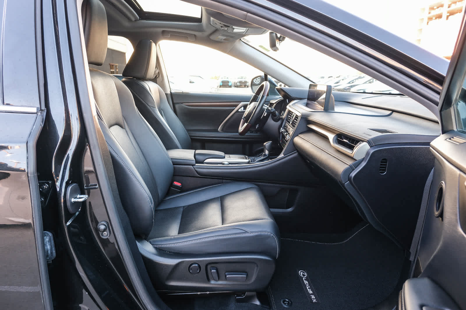 Used 2022 Lexus RX 350 FWD w/ Premium Package image 18