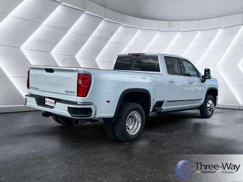 New 2026 Chevrolet Silverado 3500 High Country w/ High Country Premium Package AWD/4WD image 5